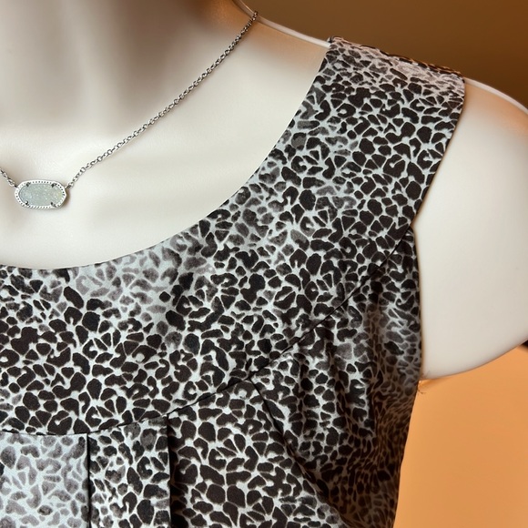 🤎BANANA REPUBLIC BROWN & GRAY SNAKESKIN PRINT TOP SIZE 6 - Picture 6 of 15